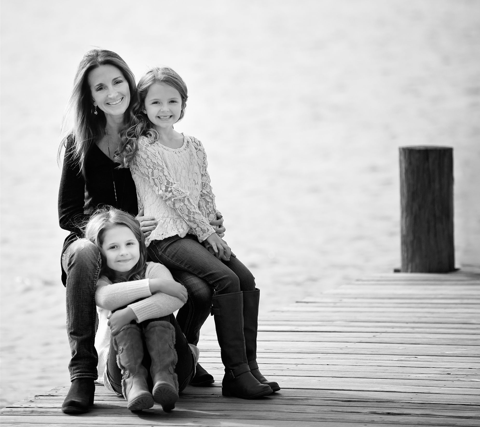 Family-Portrait-on-Ohio-River.jpg