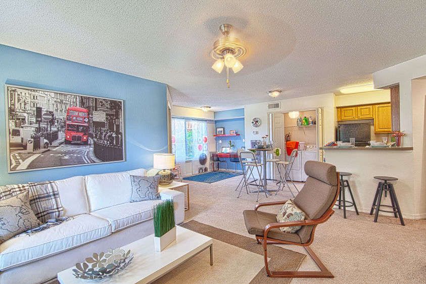 1livingroomadvineratpoloeast