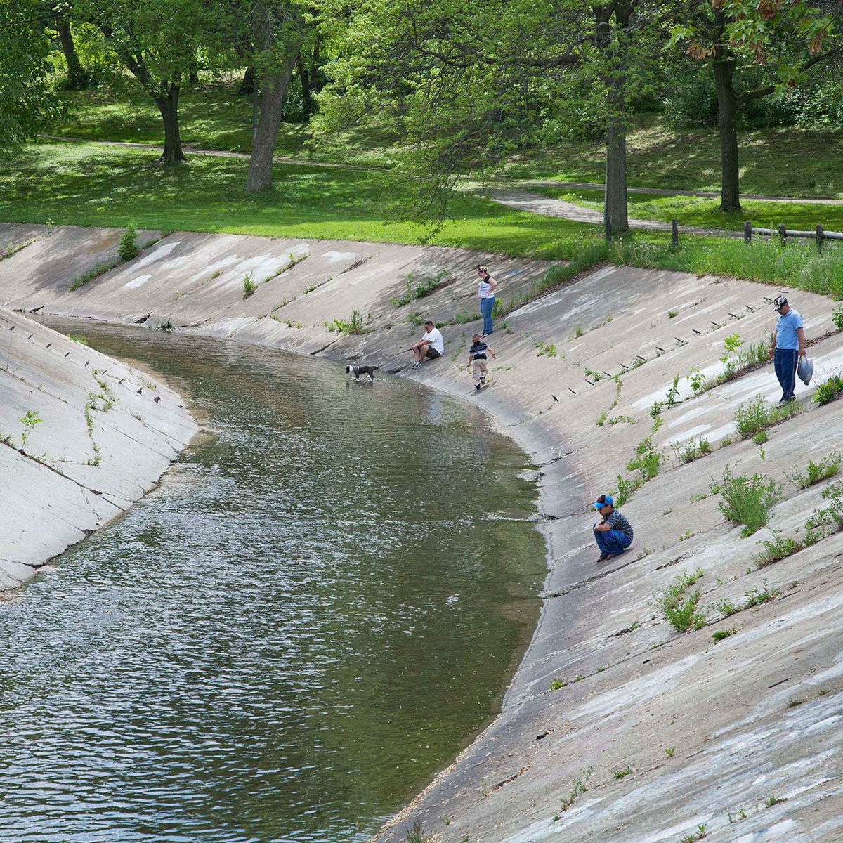 7_0_250_11-the_river_s_edge___people_in_channel___pulaski_pk.jpg