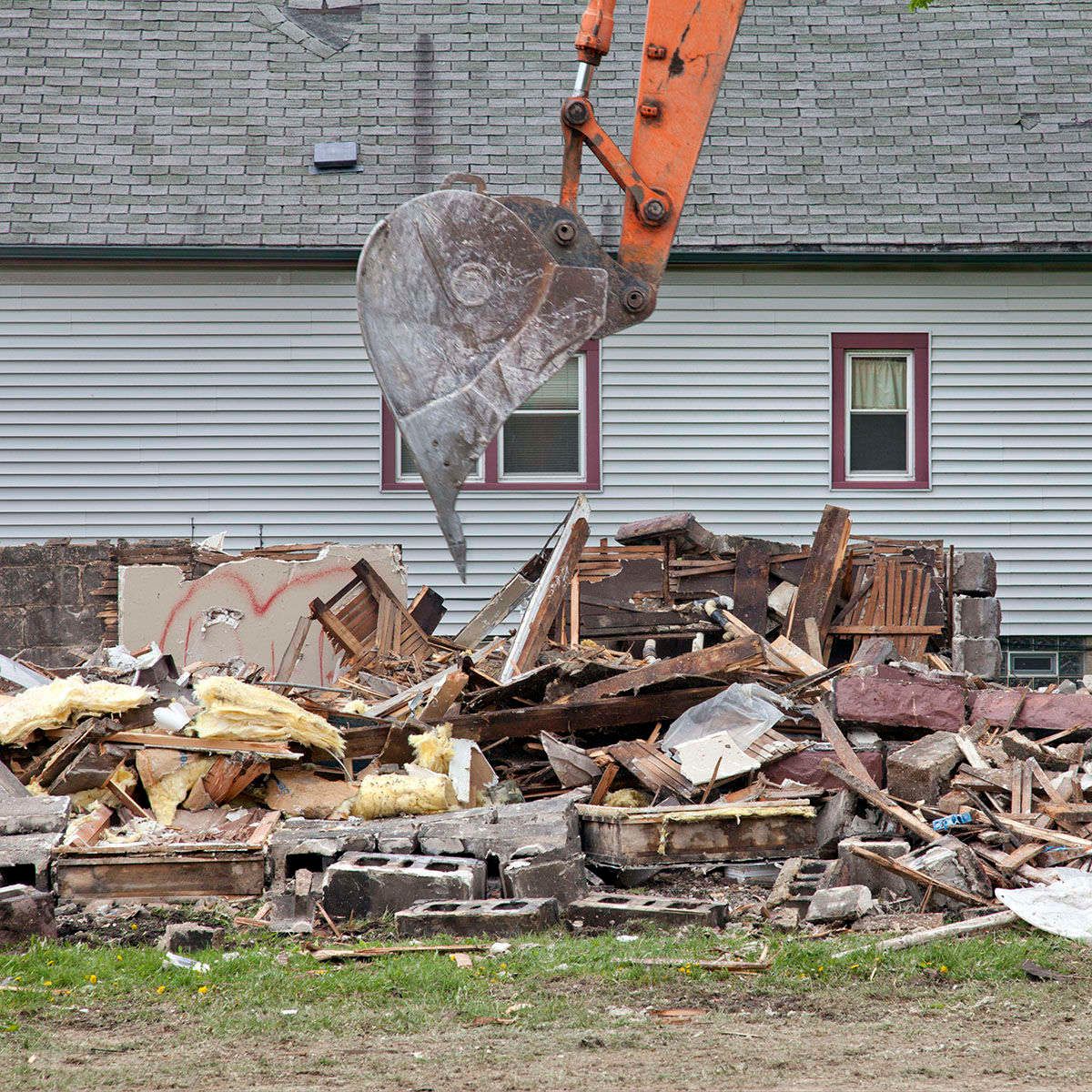 12_0_240_11-demolition___2651_s8th_demo.jpg