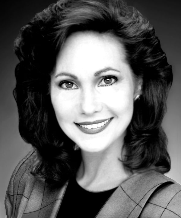 Lynn-b-w.jpg