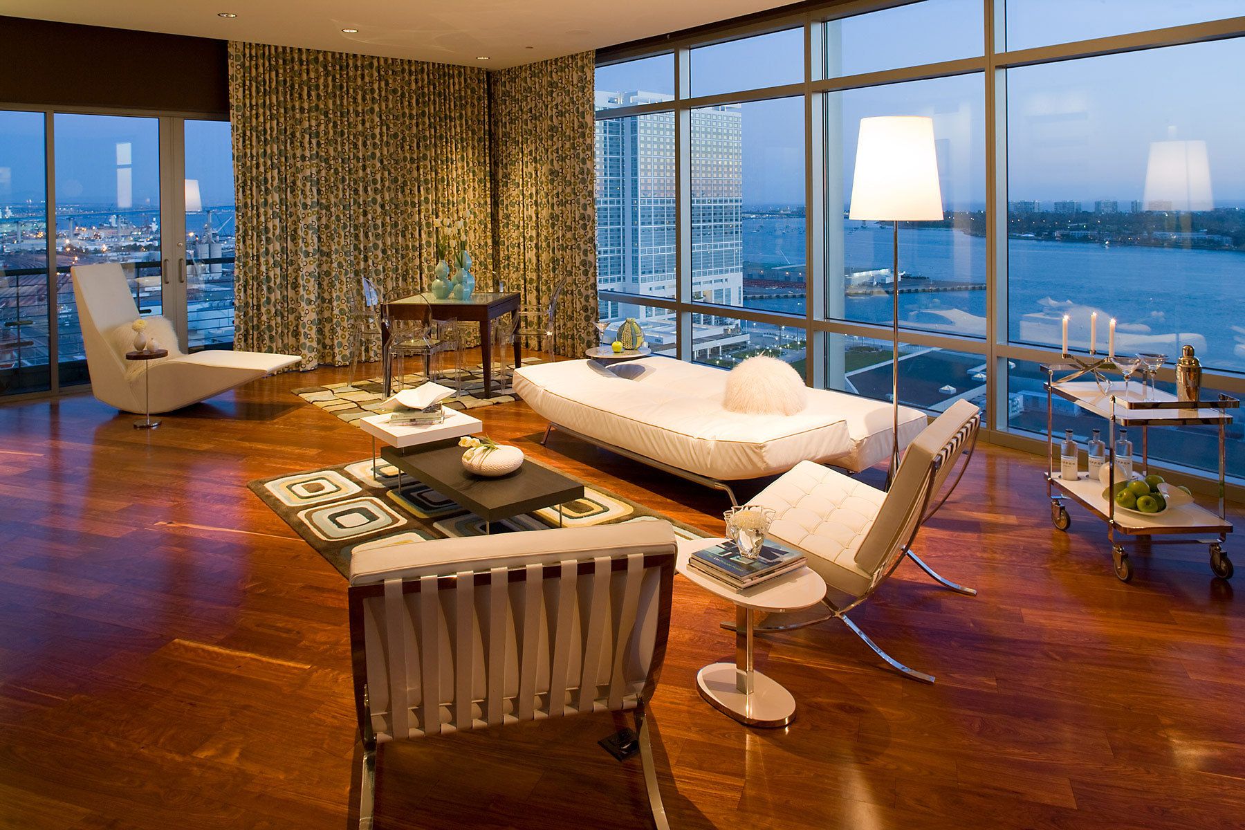 Project: Downtown CondoClient: Robin Wilson Interior DesignPublished: Luxe Magazine