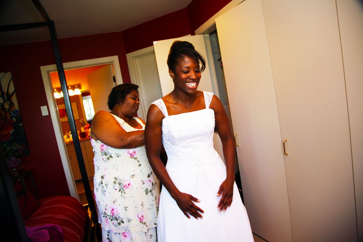 Lori & her mom Livebooks prep for wedding3.jpg