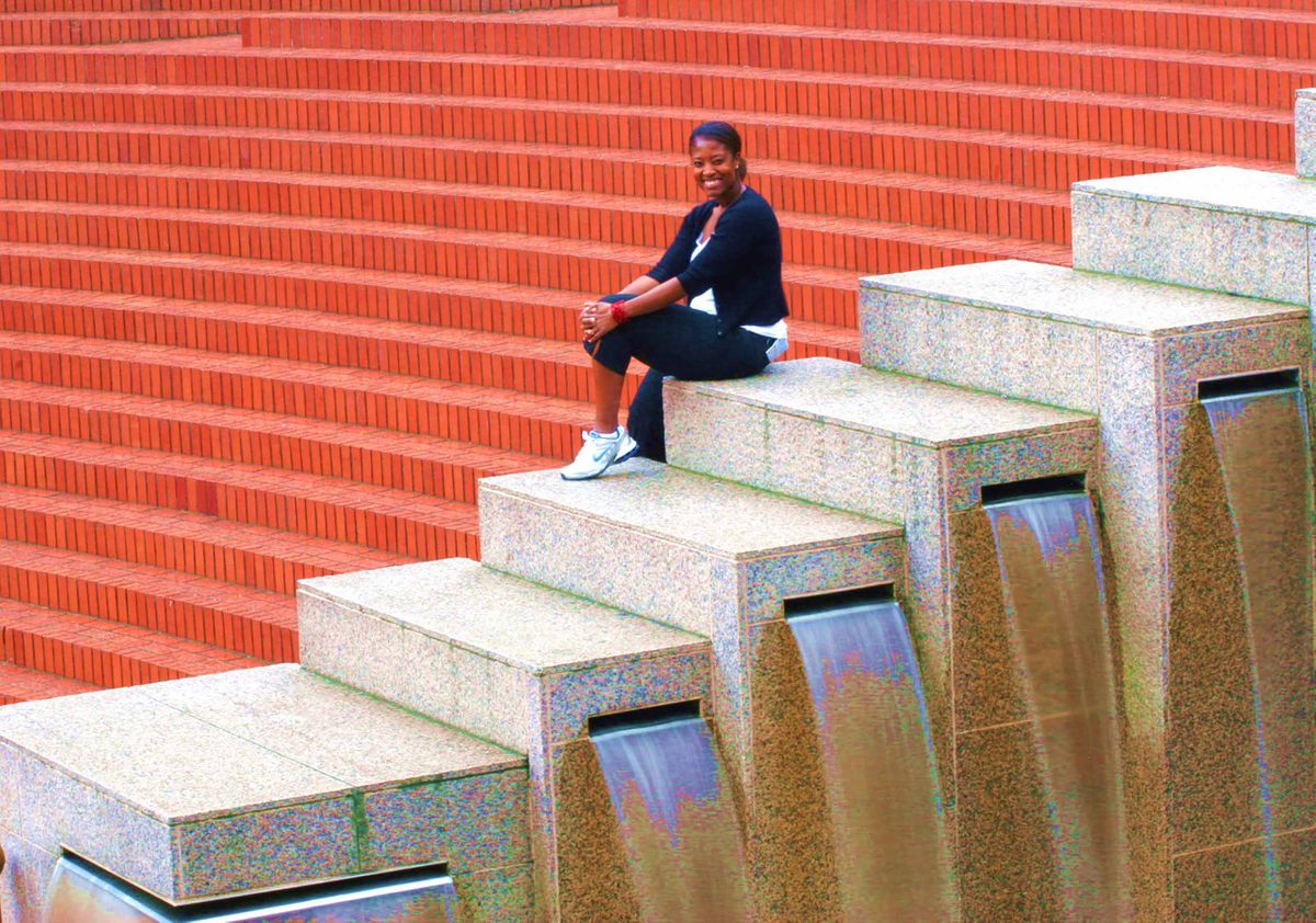 Lori Livebooks in Portland Plaza.jpg