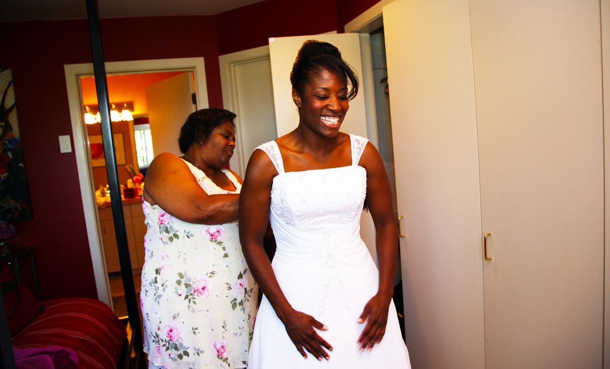 Lori & her mom Livebooks prep for wedding4.jpg