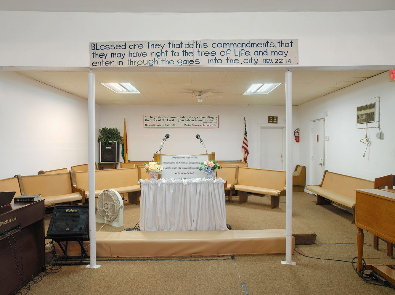 Pulpit, Nazarene All Nations Church, 6508 S. Ashland Avenue, Chicago 2005