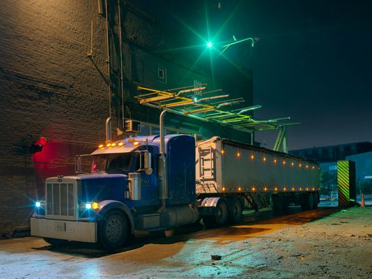 Truck, Recycling Center, Lincoln Park, Chicago 2018