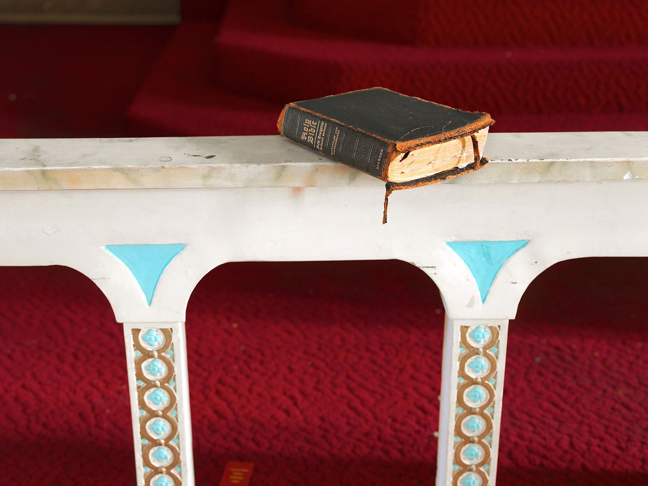 Worn Bible, Gethsemane Garden Baptist Church, 5201 S. Justine, Chicago 2004