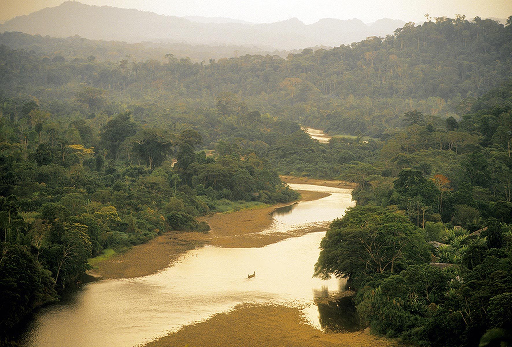 Images from the documentary project promoting the conservation work of local and indigenous communities, women and youth in the upper Amazon basin.