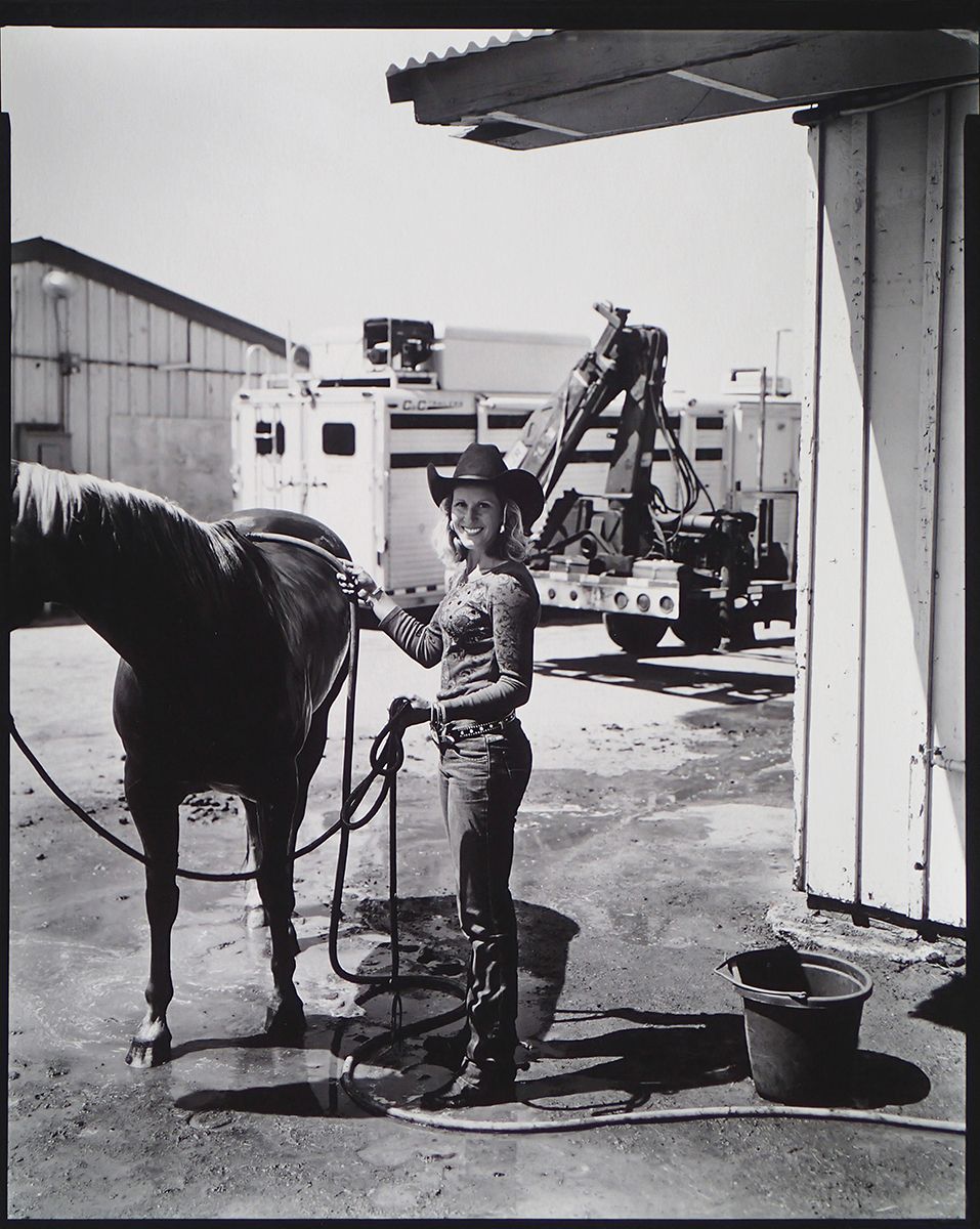 1woman_at_2011_bakersfield_rodeo