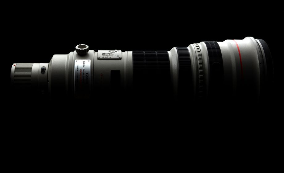 19_0_203_1canon_white_lens.jpg