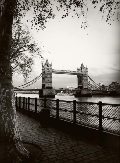 19_0_3014_1tower_bridge_bw2_mbv3crop.jpg