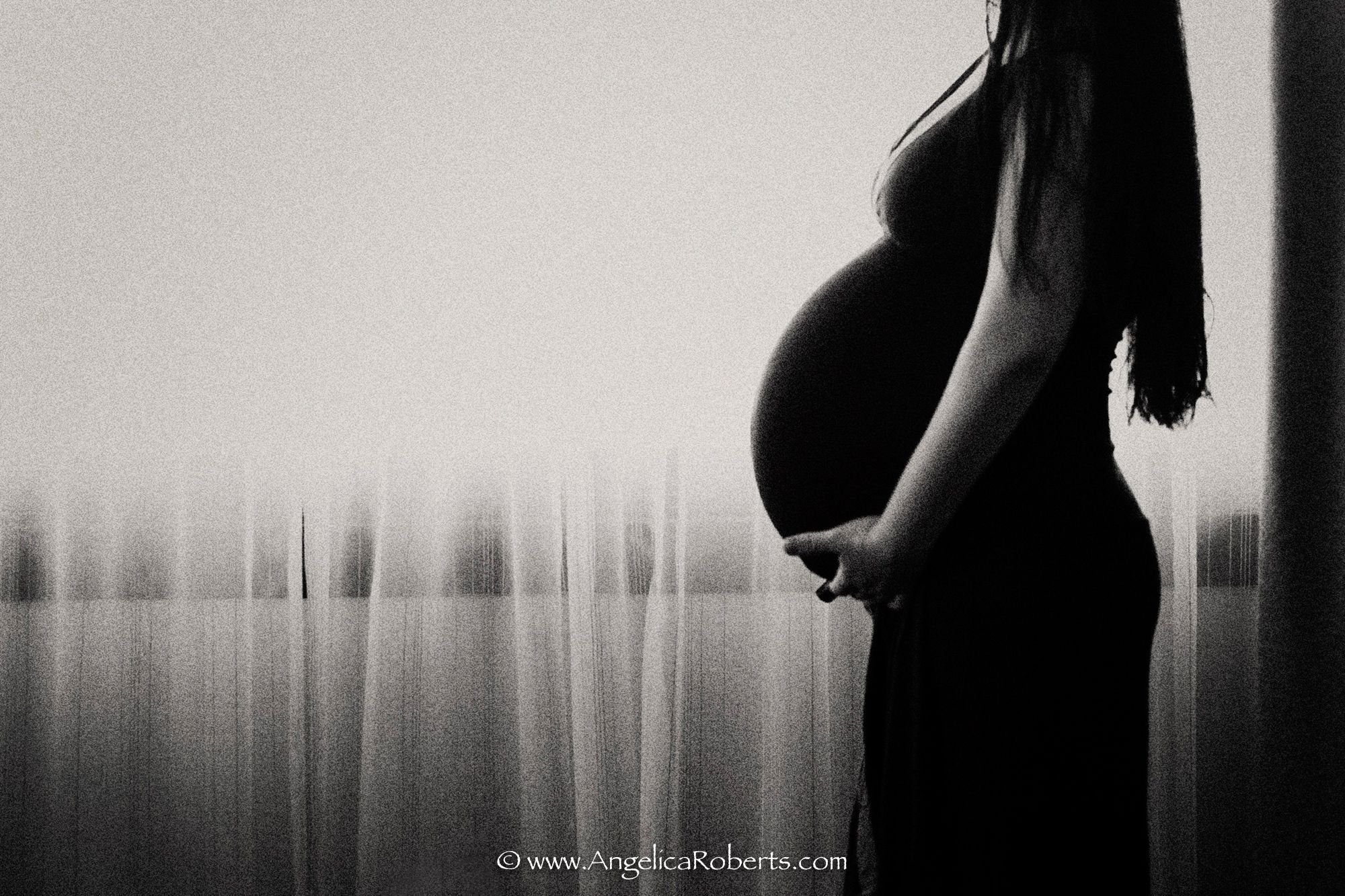 NJ maternity photography-black and white.jpg