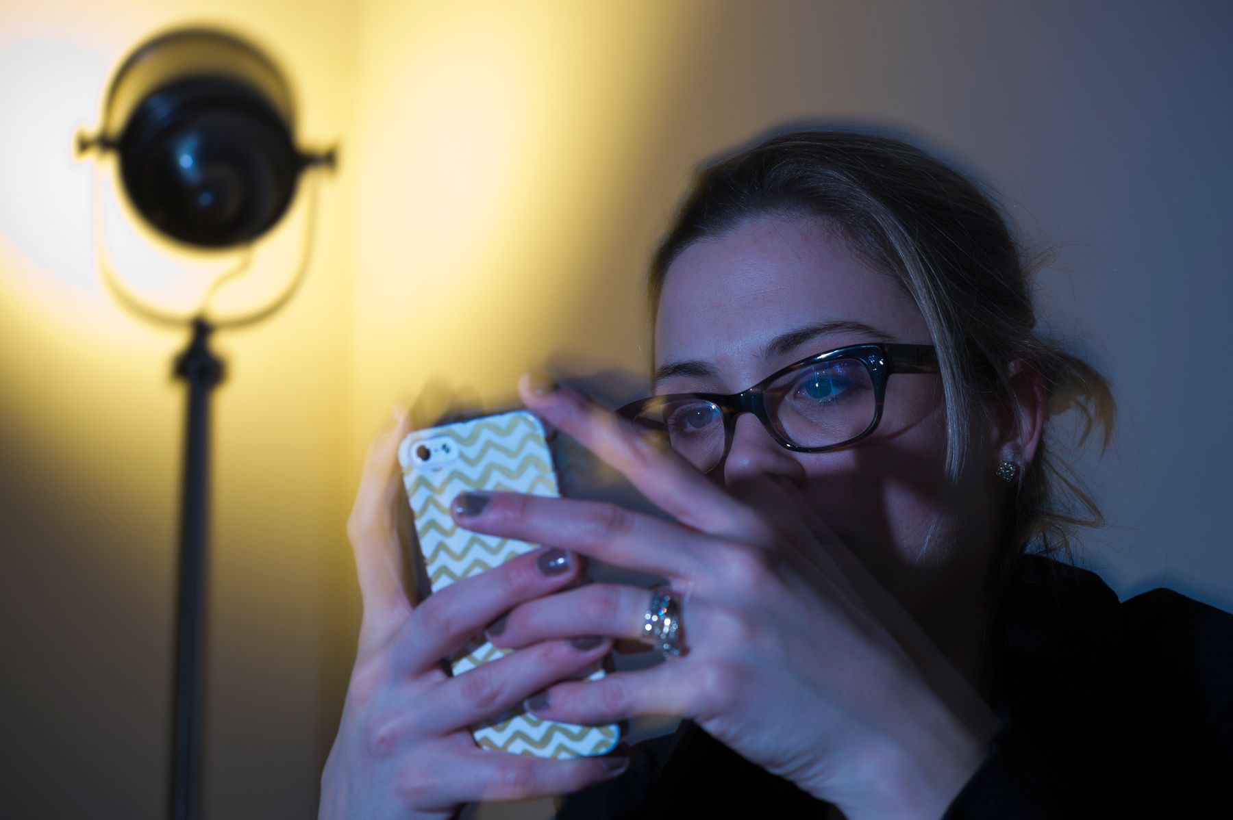 1wife__iphone_movie_lamp__01_nikon_d4_dsc1191