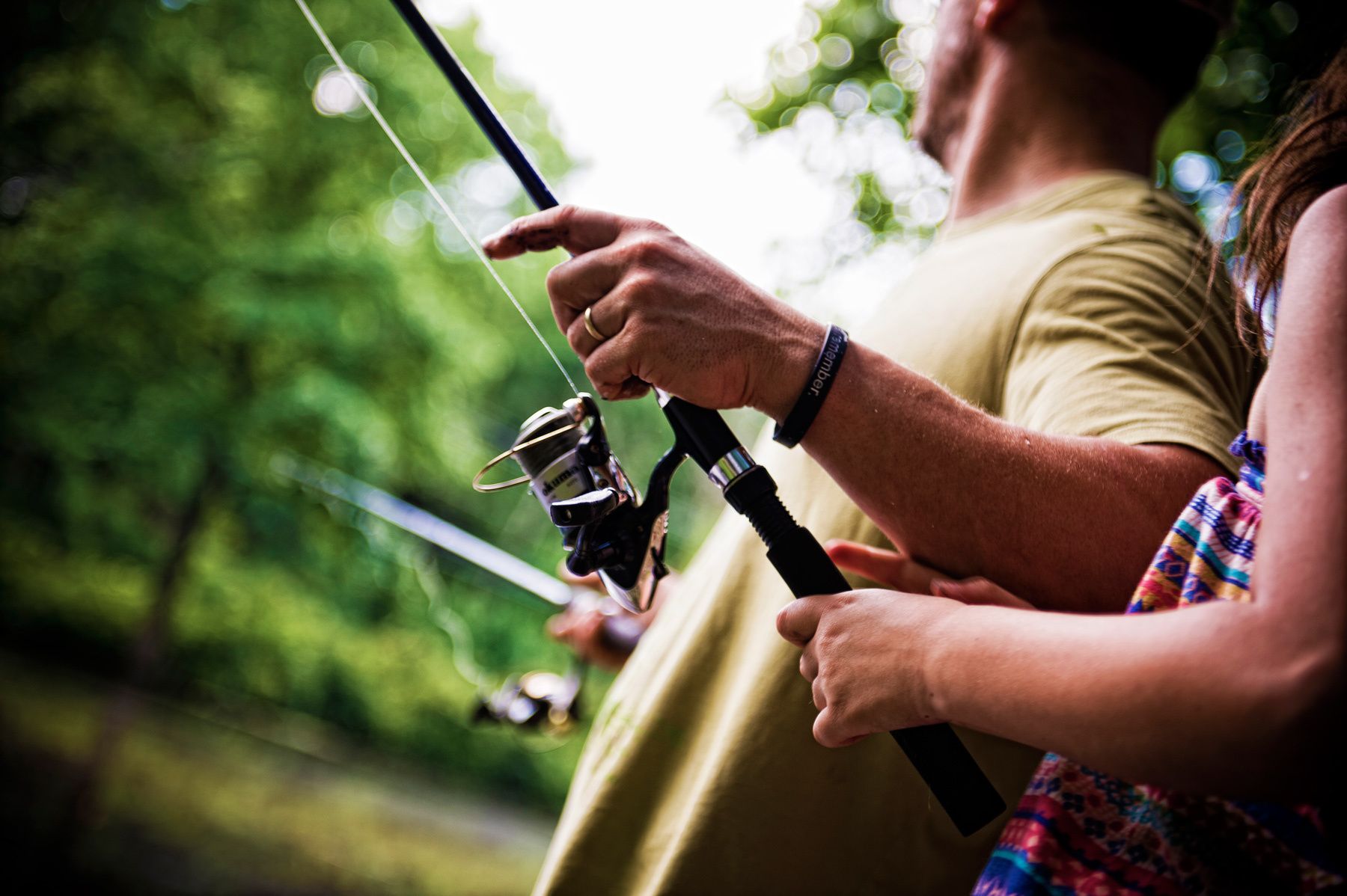 1hunting_and_gathering_father_daughter_fishing_dsc1588