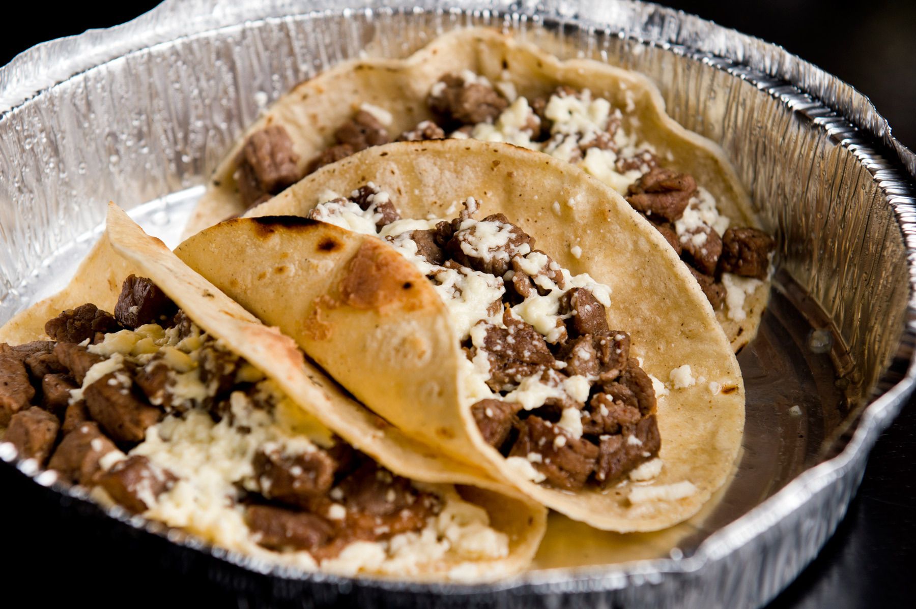 1food_drink_takeout_tin_tacos_queso_fresco_beef_dsc5801