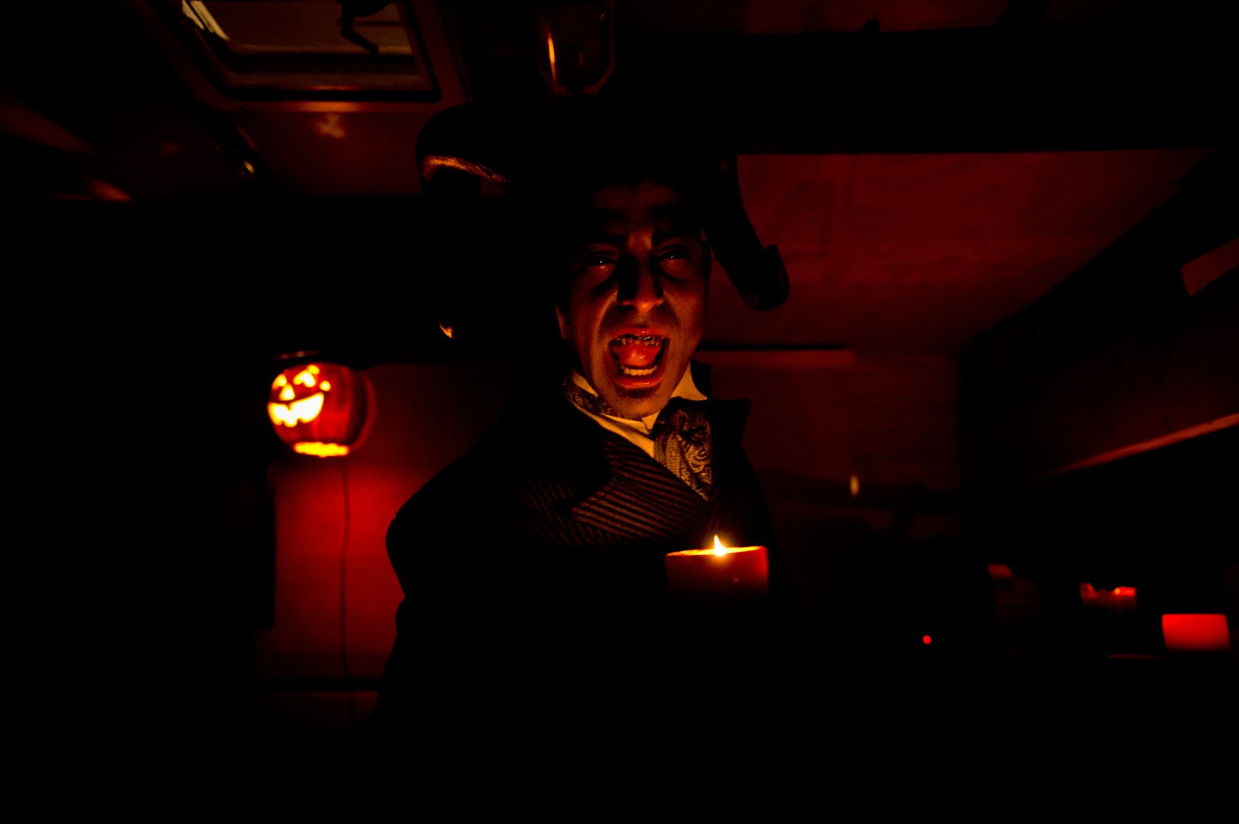 1halloween_devil_demon_jack_o_lantern_candle_horns_dsc2017