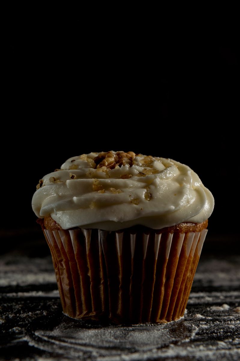 1food_and_drink__carrot_cake_cupcake__02_nikon_d4_dsc7193