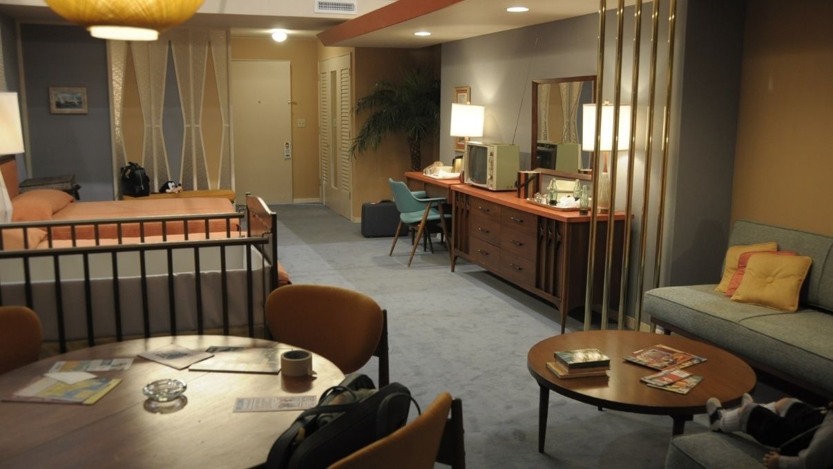 1mm4_california_hotel_room.jpg