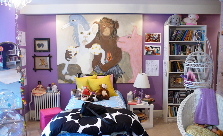 Int. Caroline's Bedroom