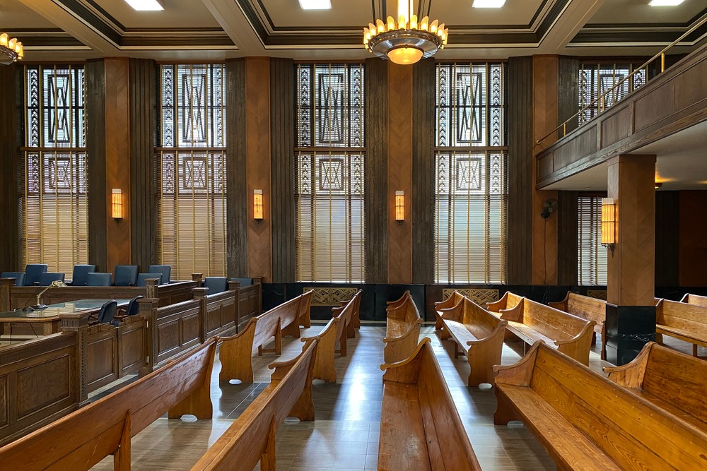 Int. Courtroom
