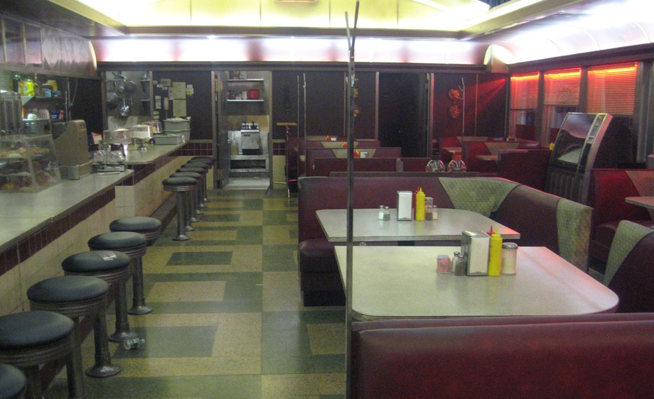 Int. Queens Diner