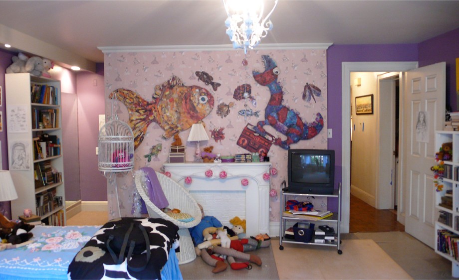 Int. Caroline's Bedroom