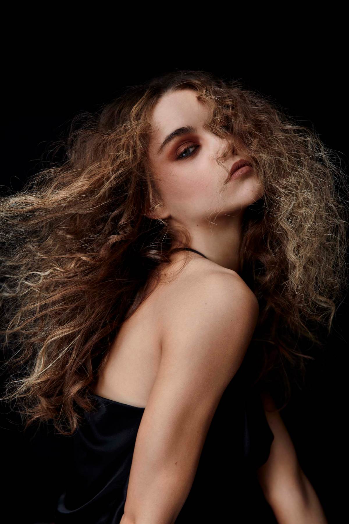 windy_mysterious_WAVES_hair_ambient_lighting_campaign_editorial_beauty_supermodel_dorit_thies_photography_los_angeles.jpg