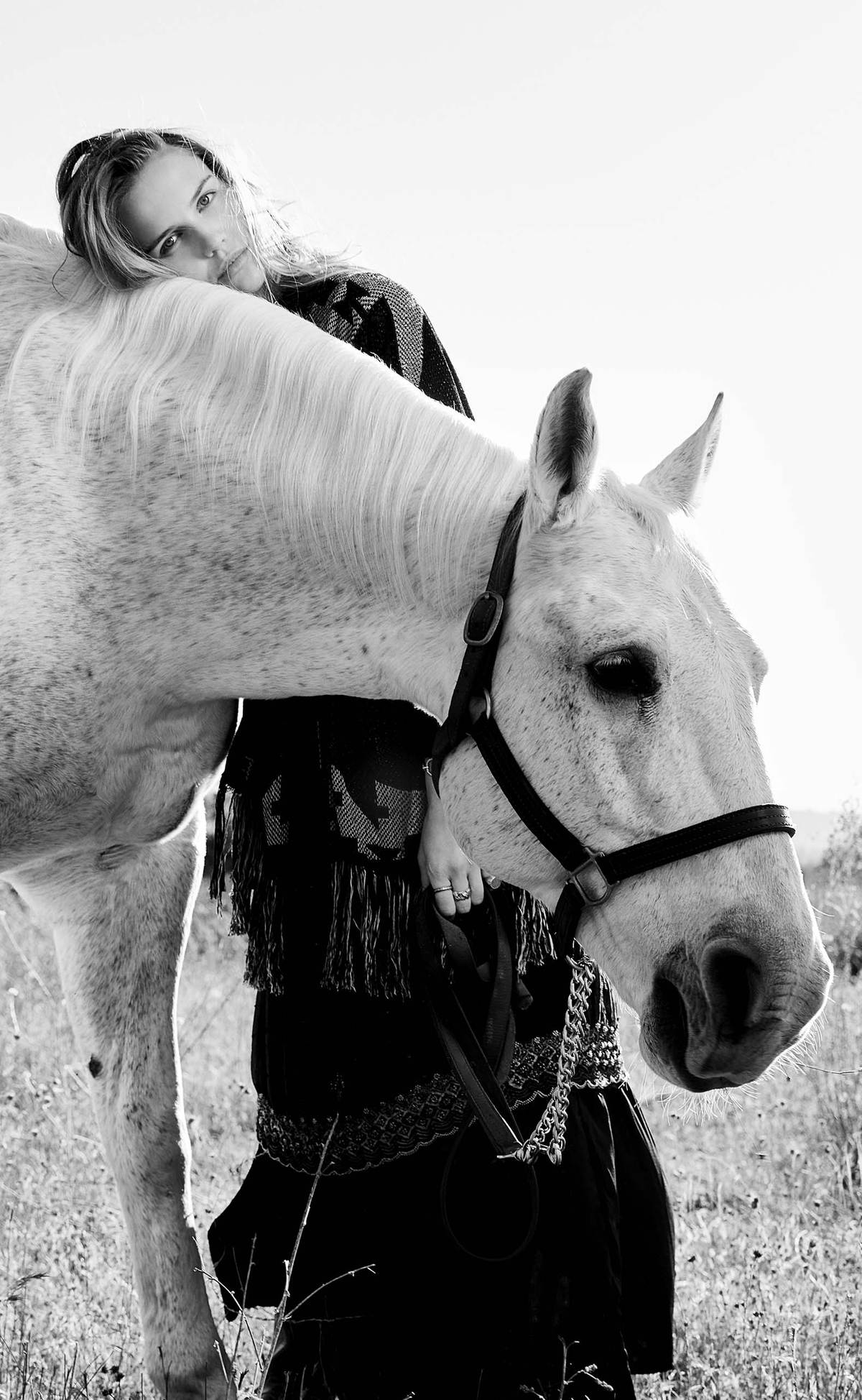 HORSE_white_animal_connection_trust_fashion_outdoors_free_love__DT_bw_crop_Ida Lundgren_2U9A9712 copy.jpg