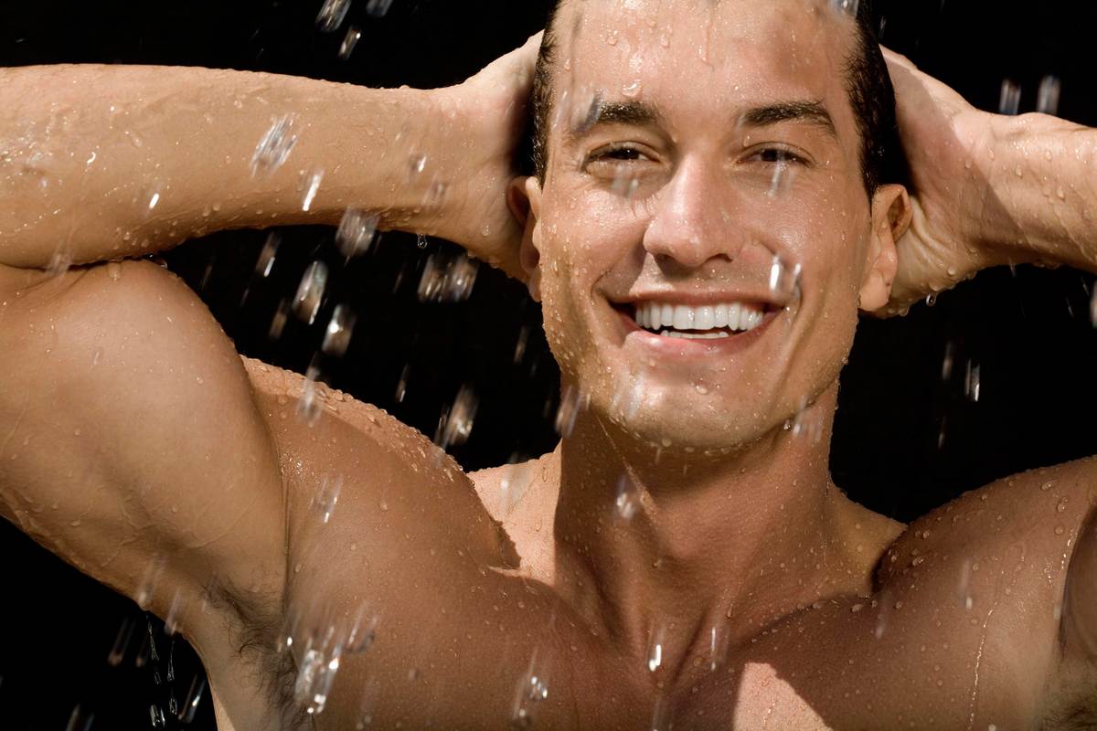 MENS_health_cover_water_MUSCLE_male_smile_laugh_enjoy_cover_shoot_LB_DoritThiesLB_DoritThies_1031_2 copy.jpg