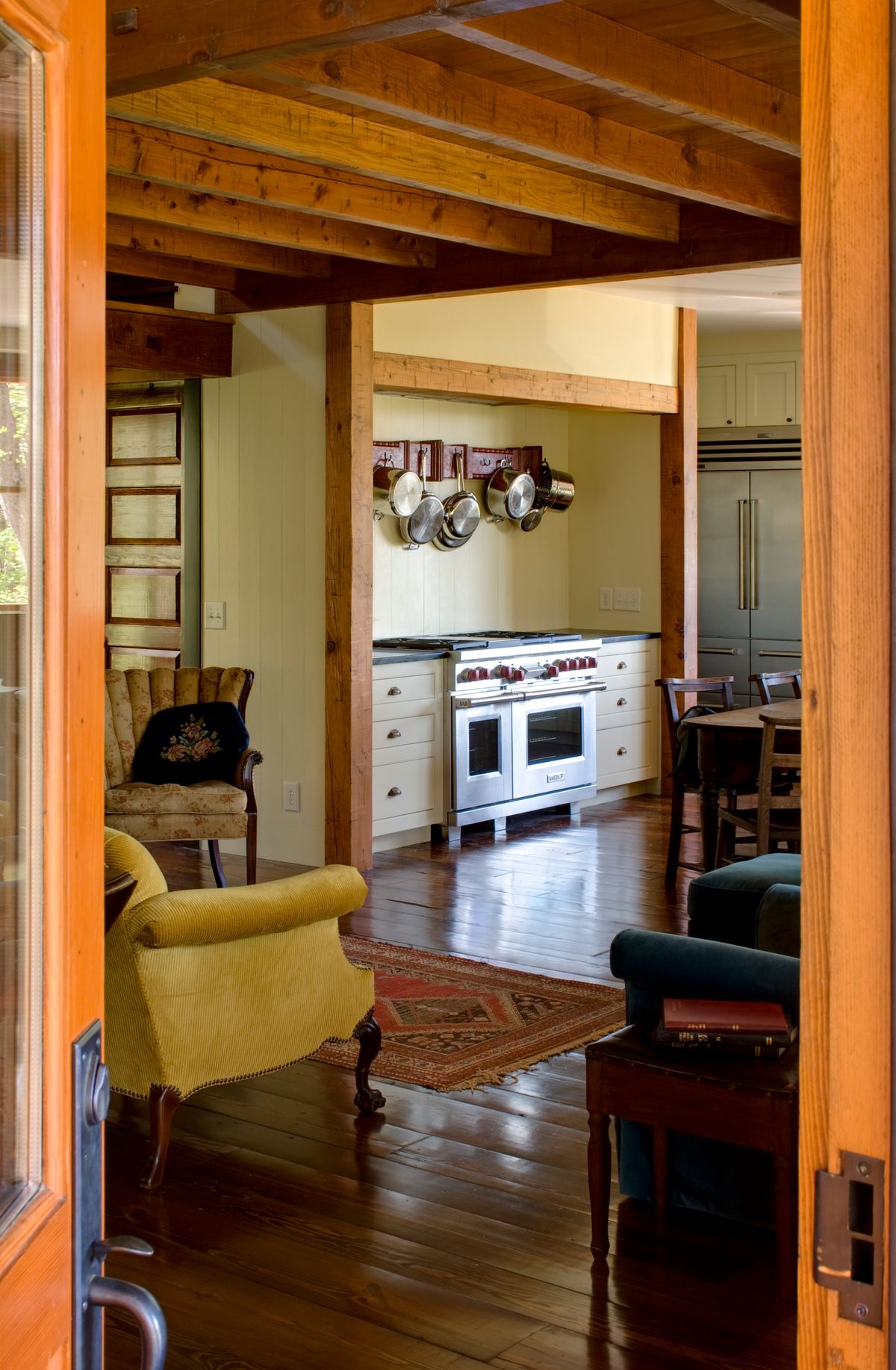 28 entry_door_kitchen.jpg