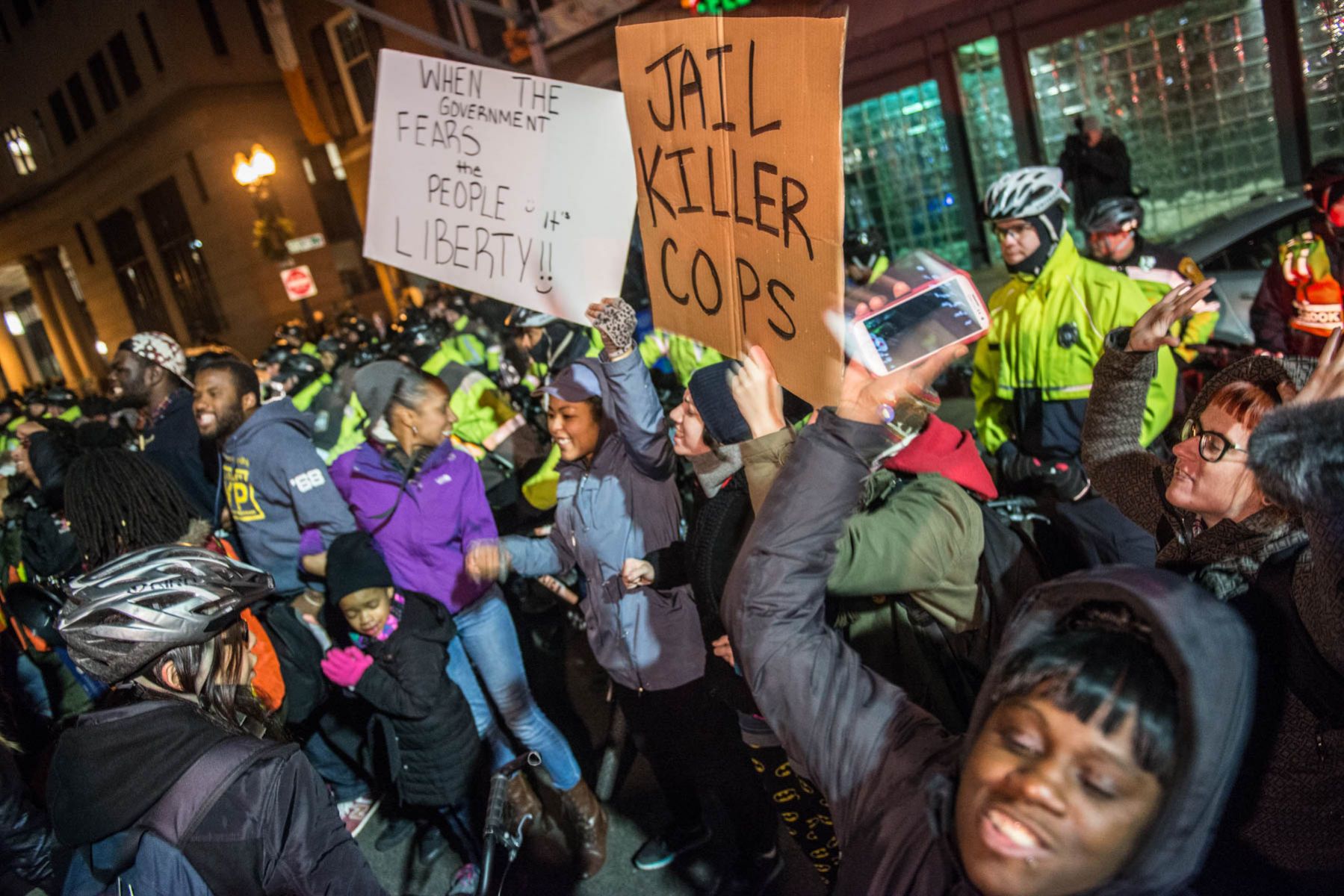 1news_eric_garner_protest_120414_eric_garner_protest_1205_dsc_2014_pics_by_derek_kouyoumjian___2015_derek_kouyoumjian
