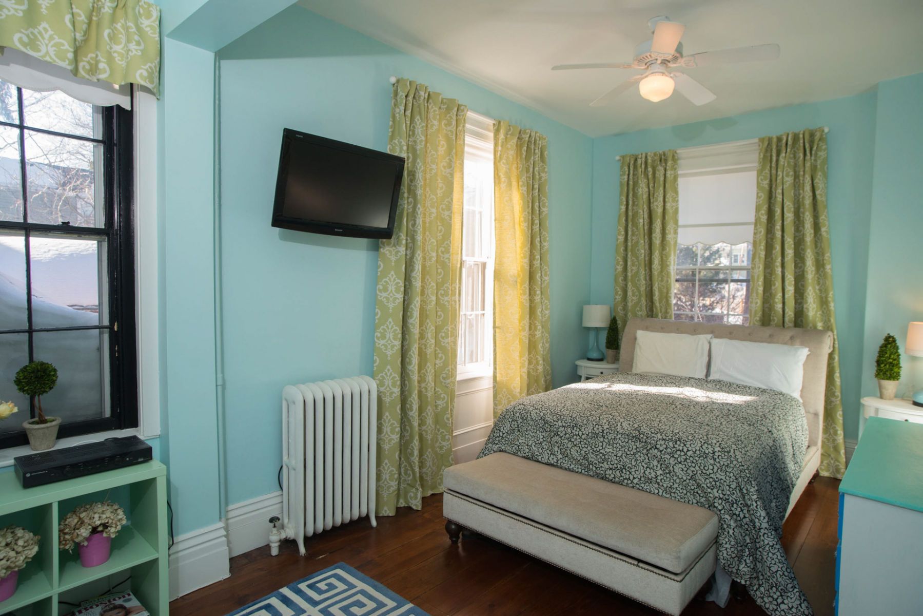 1interior_bill_and_edward_dsc_1890_edit___2015_derek_kouyoumjian