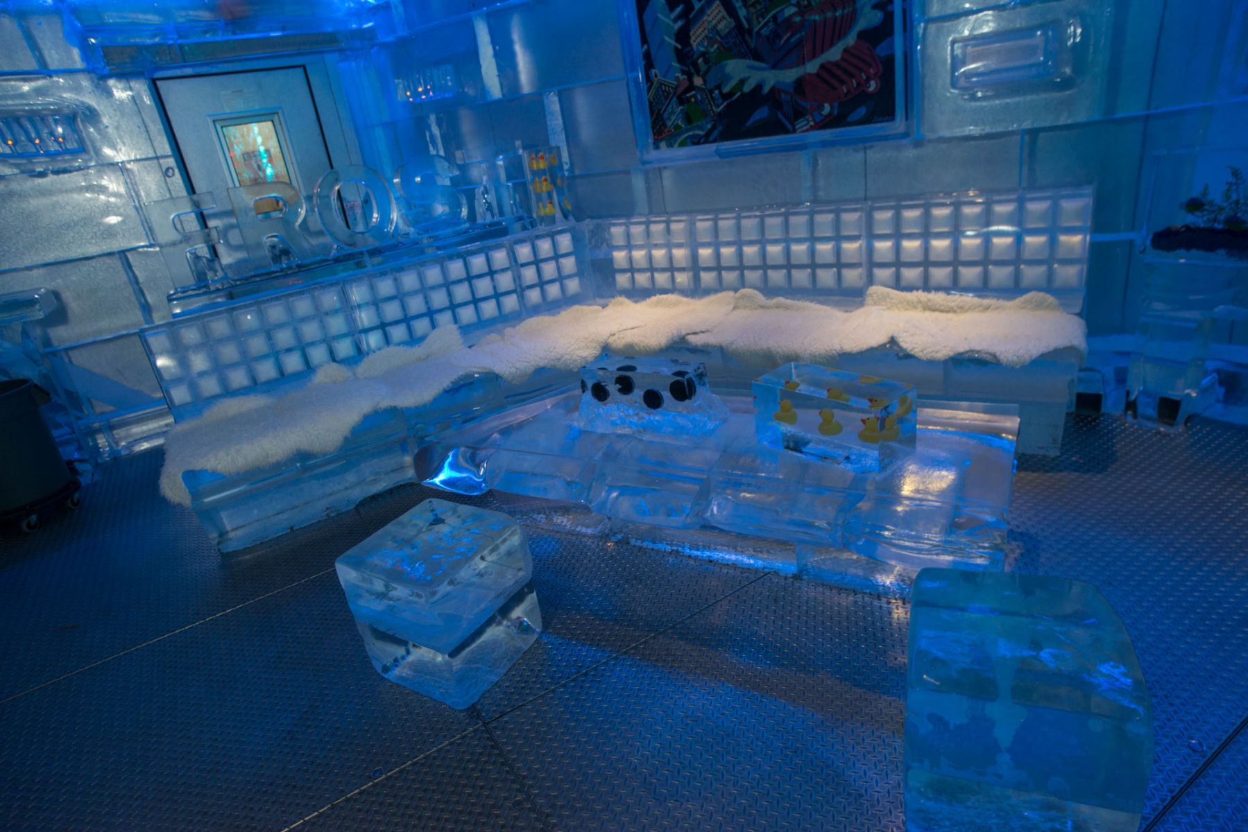 1interior_frost_ice_bar_dsc_1702___2015_derek_kouyoumjian
