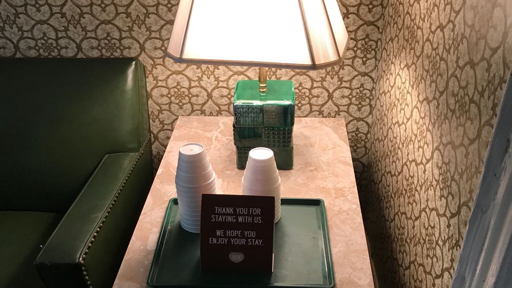 Int. Seedy Motel-Detail