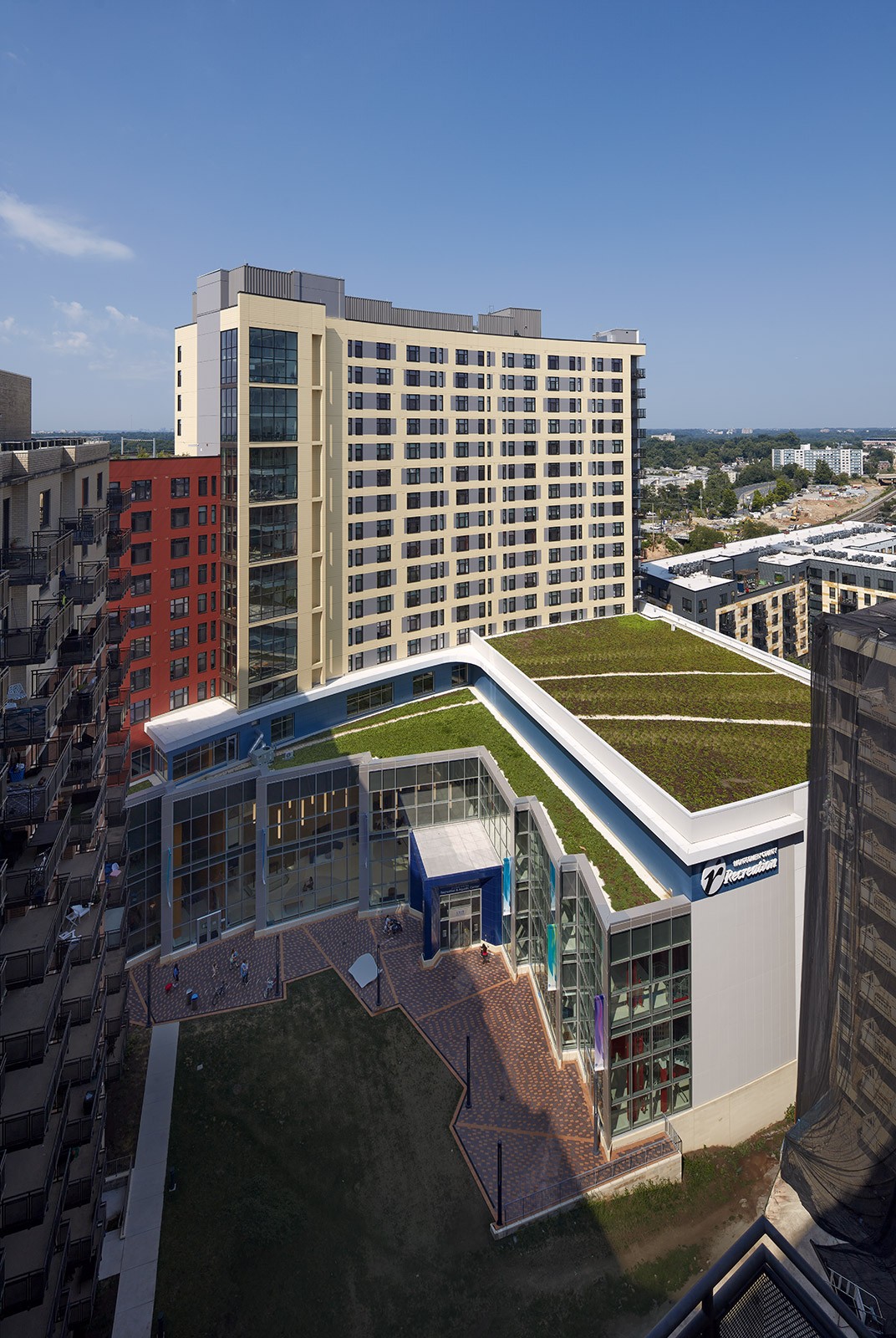 ezsq.p3.out.roof.a.jpg