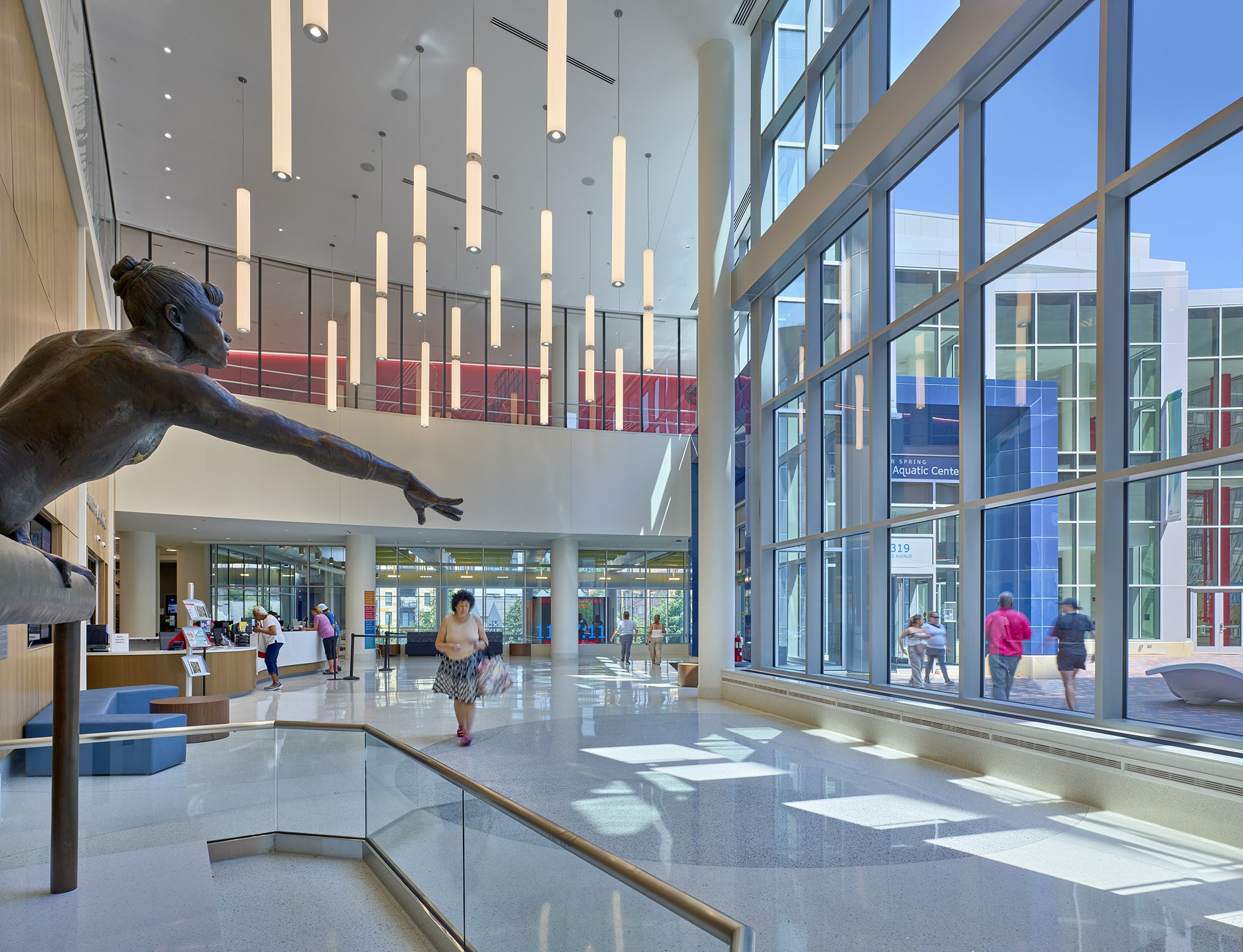 ezsq.p3.in.lobby.d.jpg