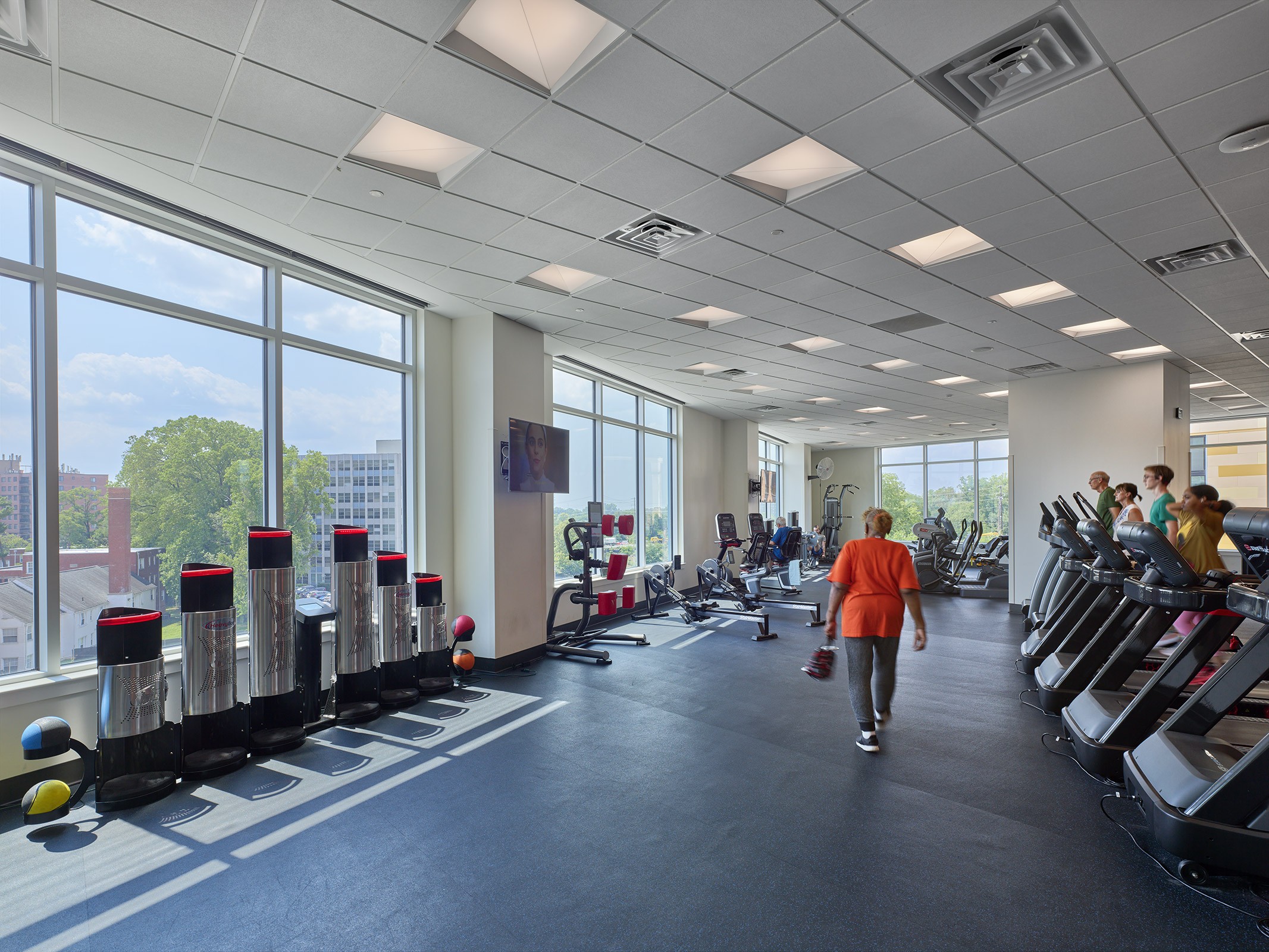 ezsq.p3.in.gym.d.jpg