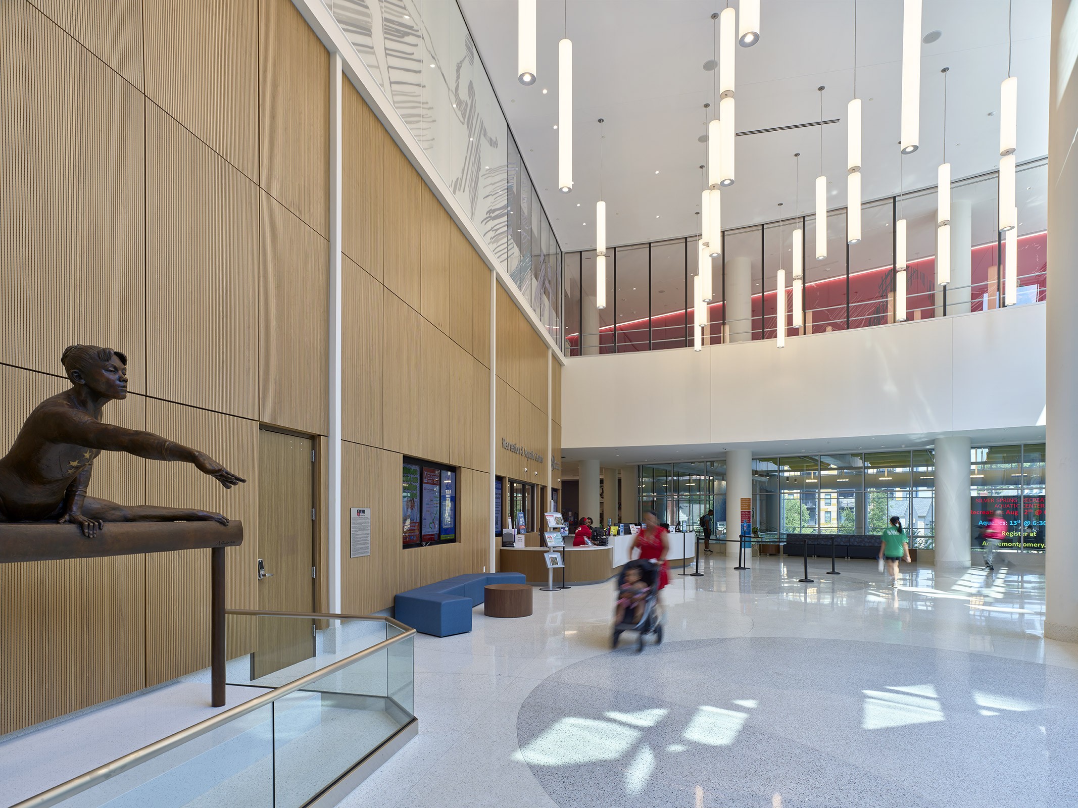 ezsq.p3.in.lobby.a.jpg