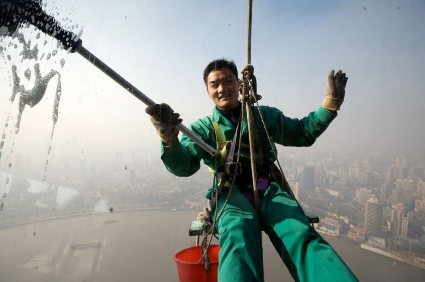 1Oriental_Pearl_Window_washer_2