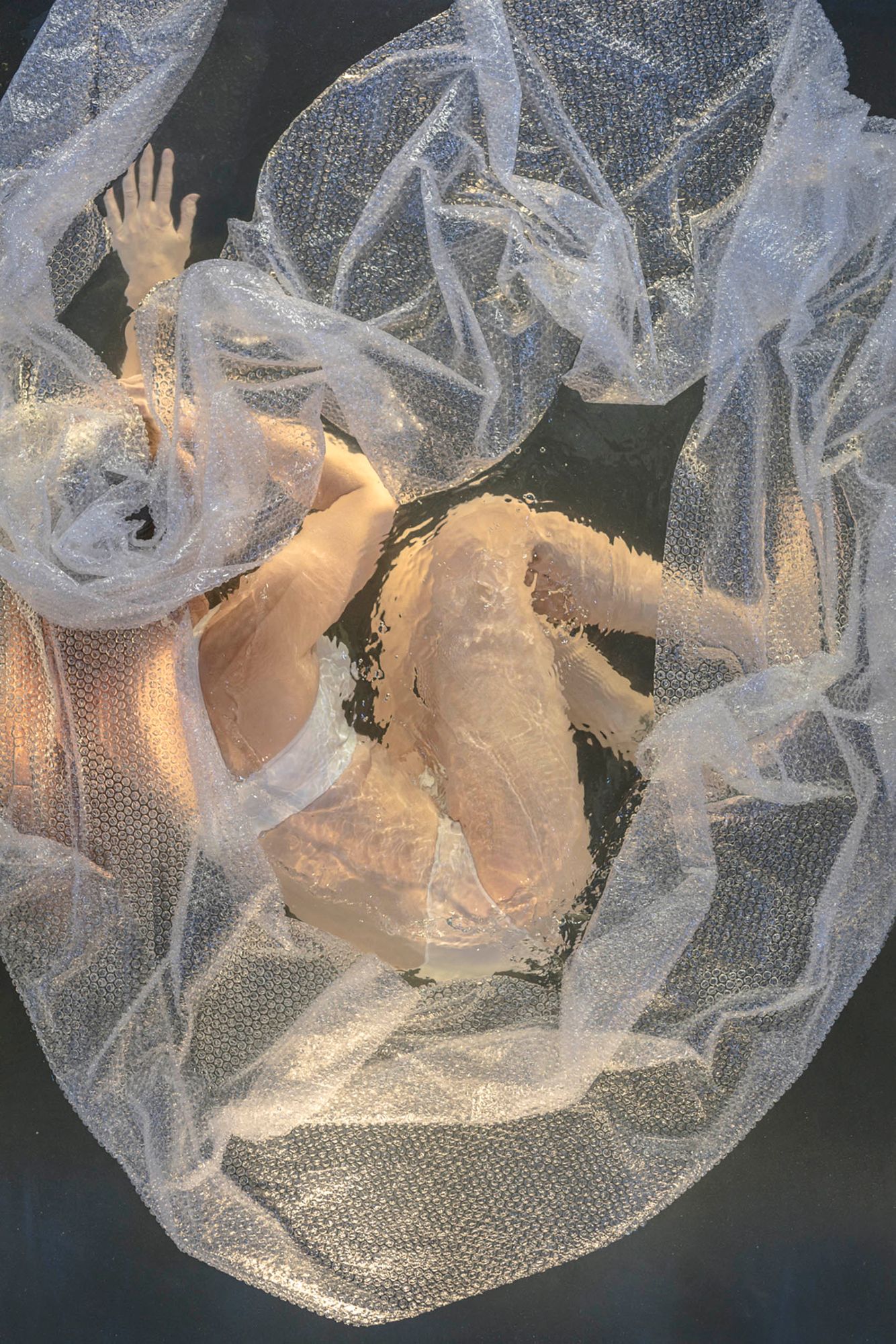 DISPOSABLE ETHIC bubble wrap Christin Paige Minnotte-8.jpg