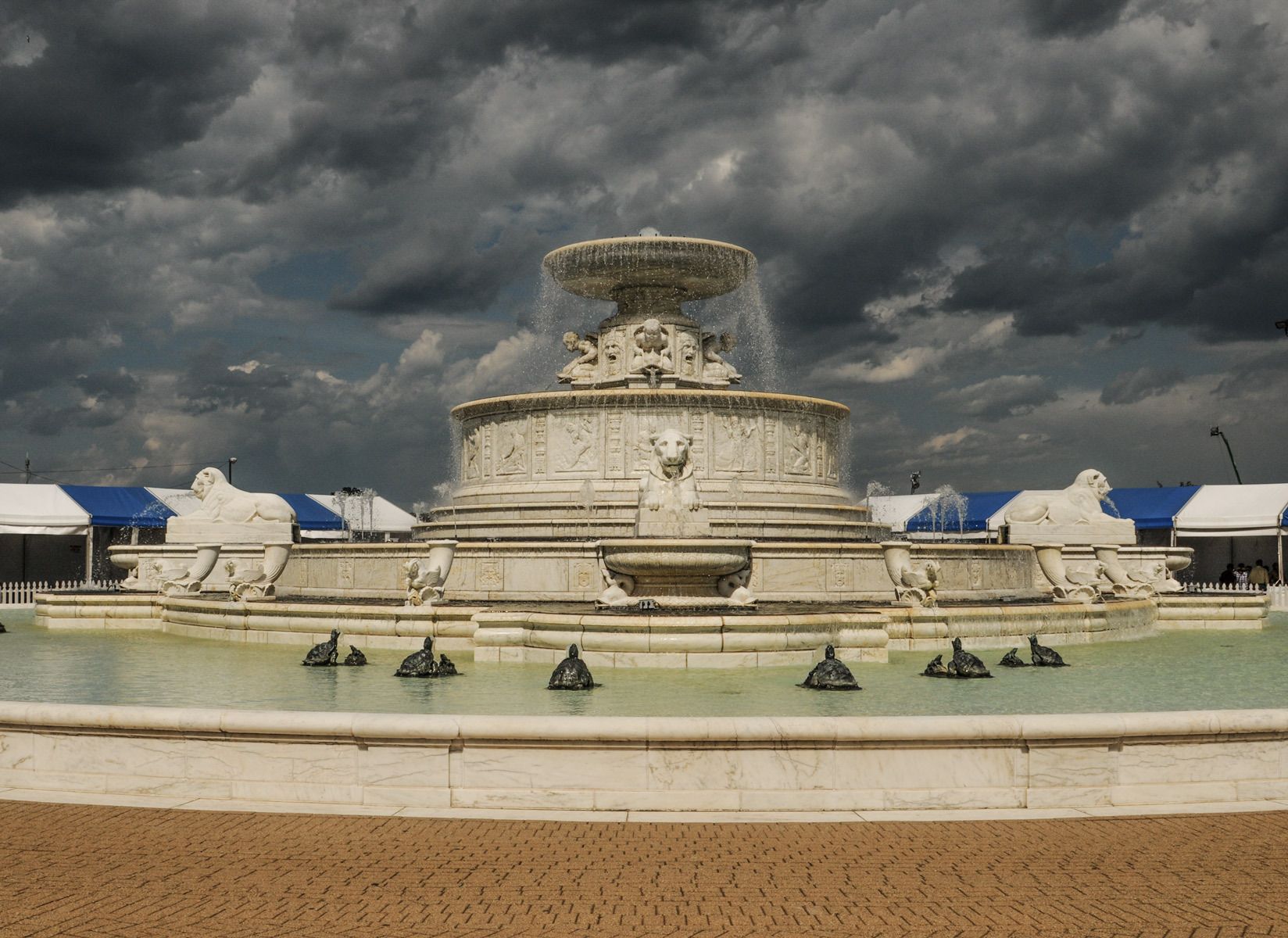 1james_scott_memorial_fountain_belle_isle_detroit_michigan.jpg