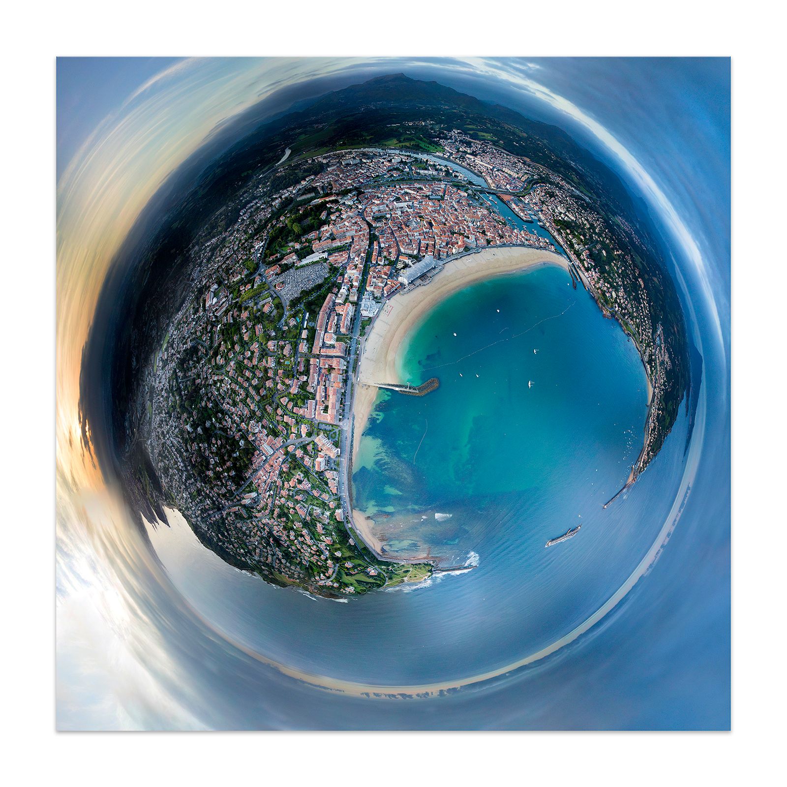 St Jean de Luz. C-print, mounting and framing upon request. Edition of 12 BEACH SUNRISE II