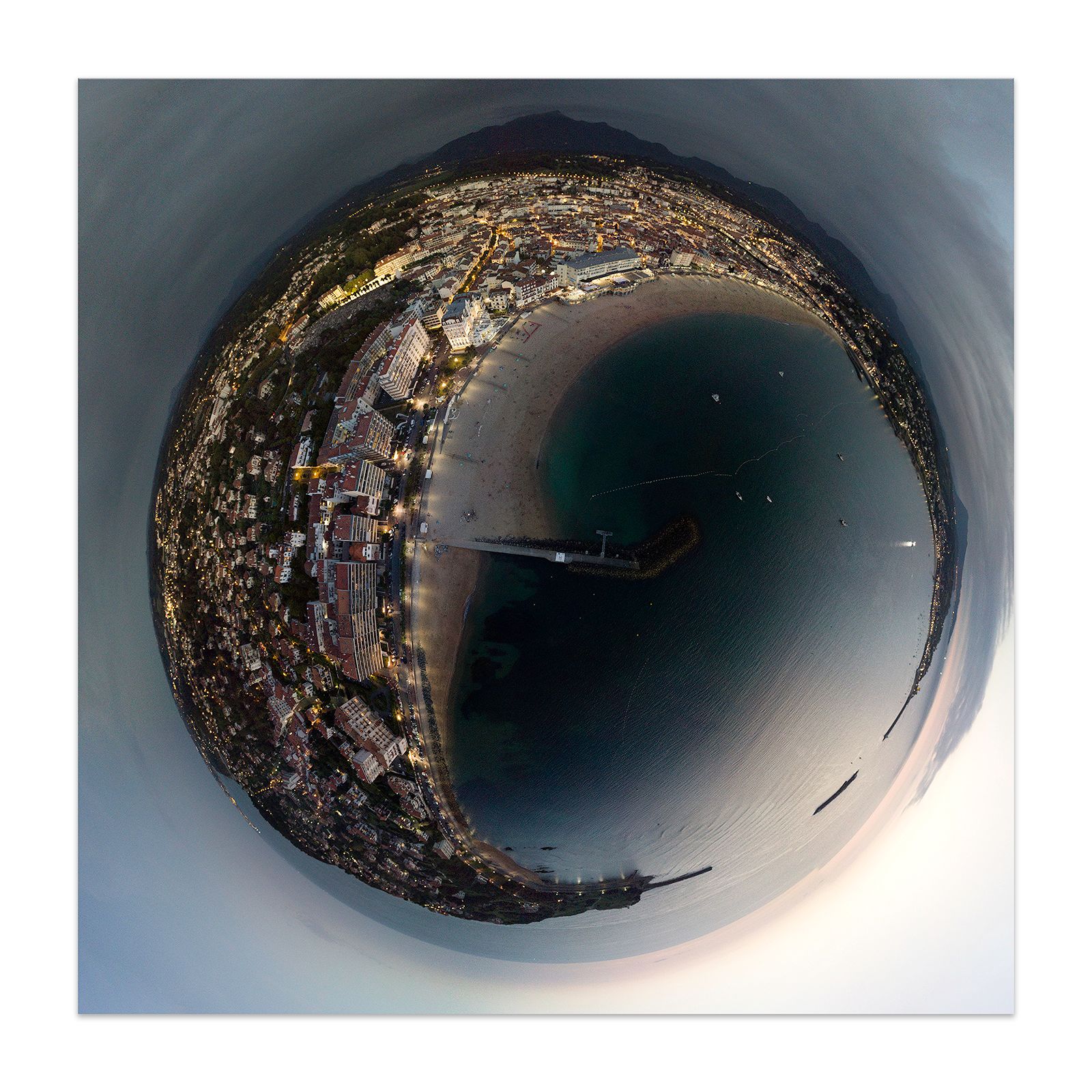 St Jean de Luz. C-print, mounting and framing upon request. Edition of 12 BEACH SUNSET