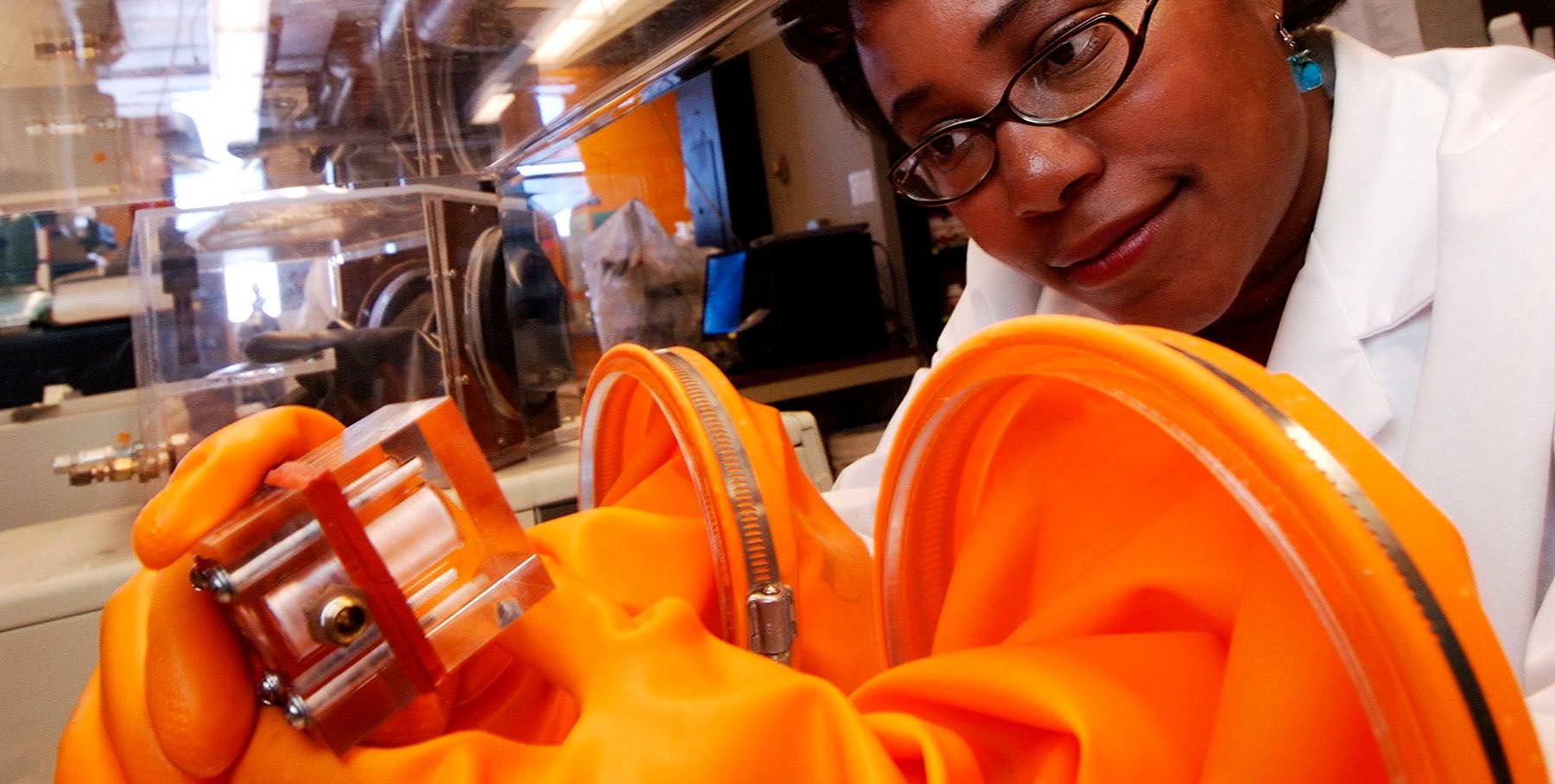 1mit0038_8_22_06_webx3