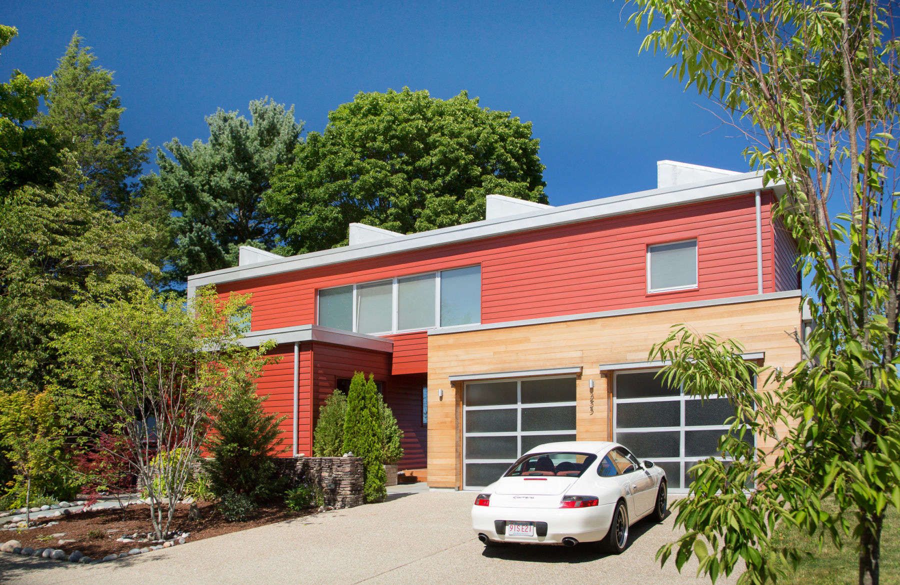 1bosmag_red_house_8_13_ext_1