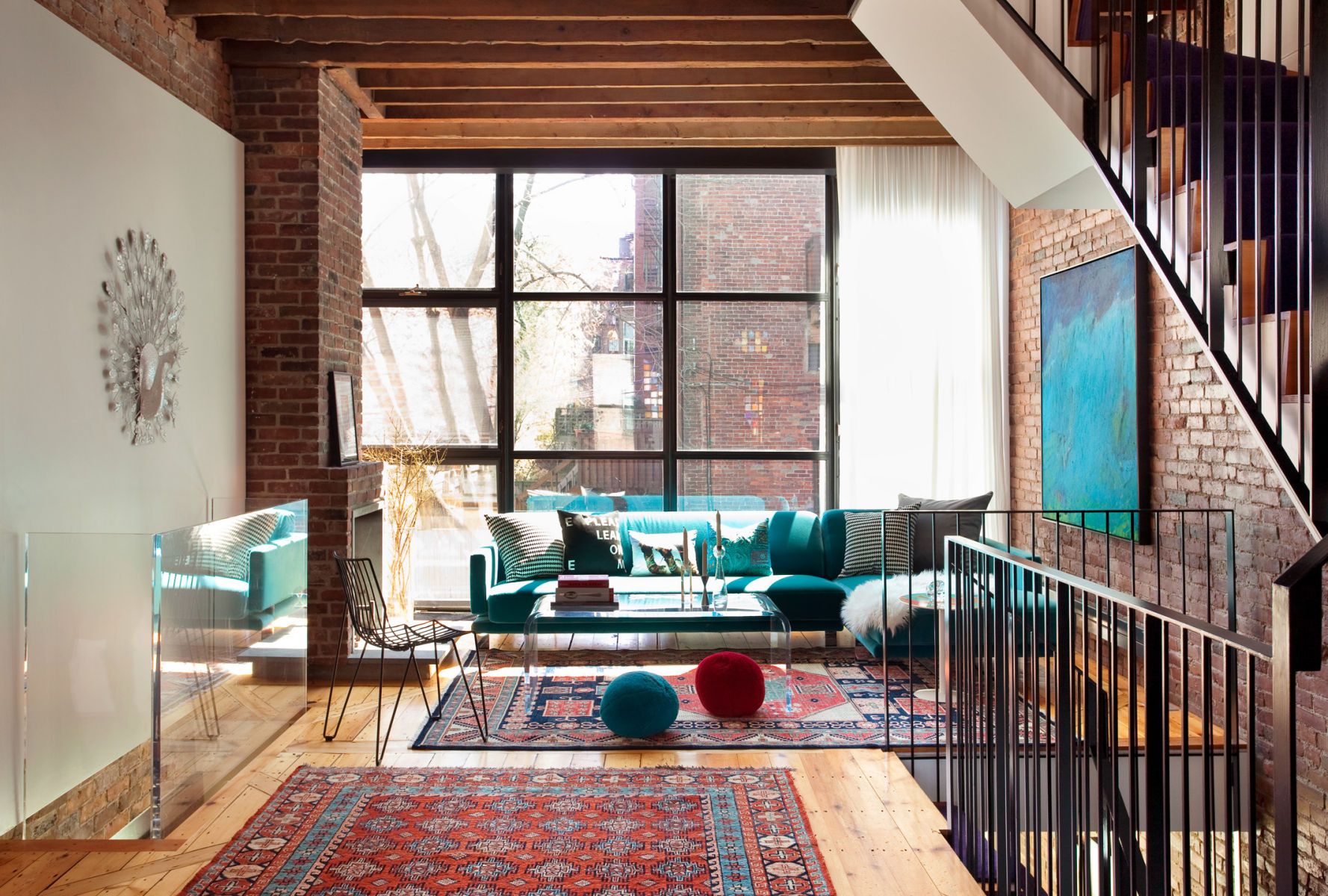 1bosmag_stern_04_11_livingrm_1