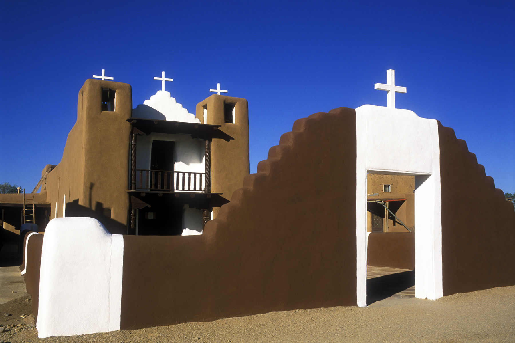 USA,New Mexico,Taos Pueblo, San Geronimo Chapel,adobe style church. Alamy #A6CJW5 Taos Pueblo, San Geronimo Chapel,adobe style church