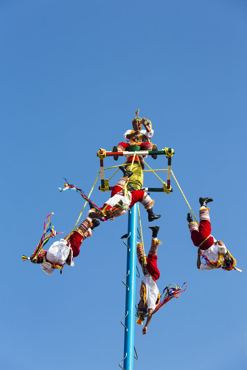 The Voladores de Papantla (Flying men) The Voladores de Papantla (Flying men)