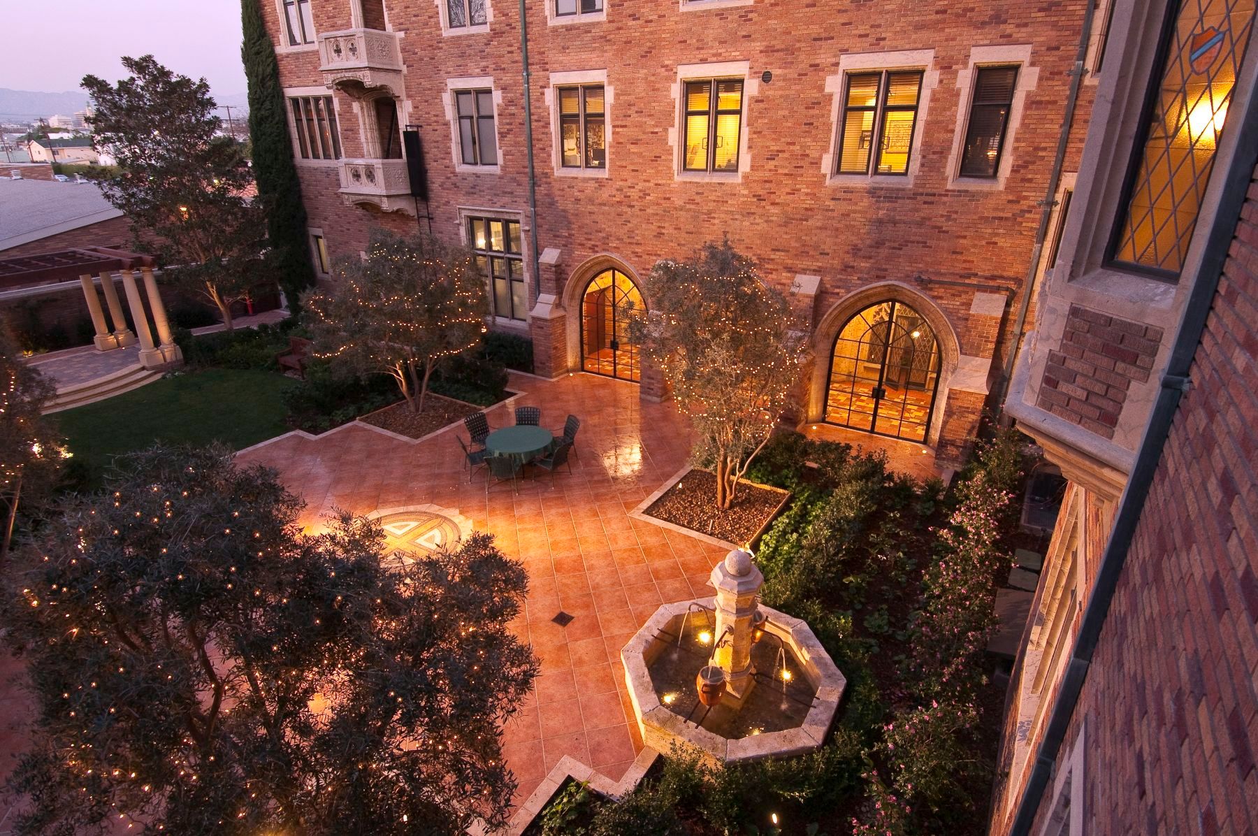 1r6798352386_147246b82a_o